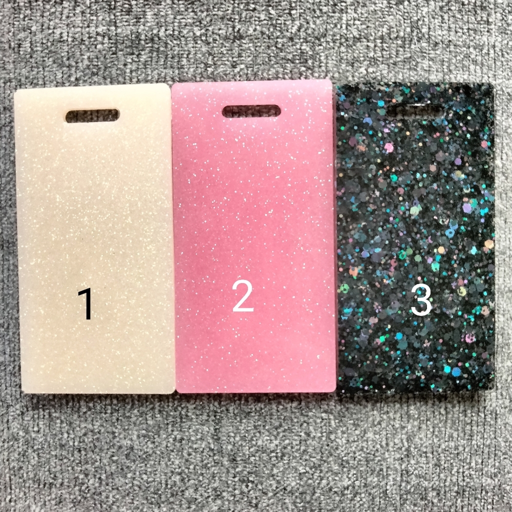 Customizable vertical badge buddy